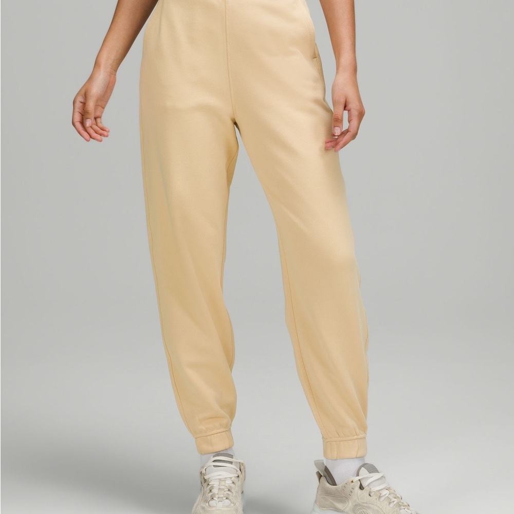 COPY - Lululemon Relaxed High Rise Jogger in Prosecco